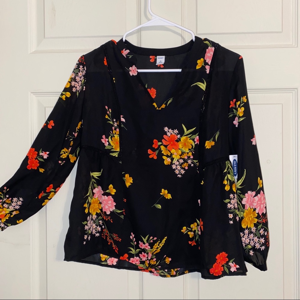 Old Navy Floral long sleeve top NWT